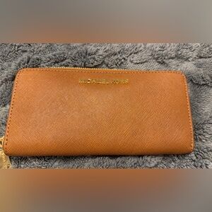 Michael Kors Jet Set Wallet